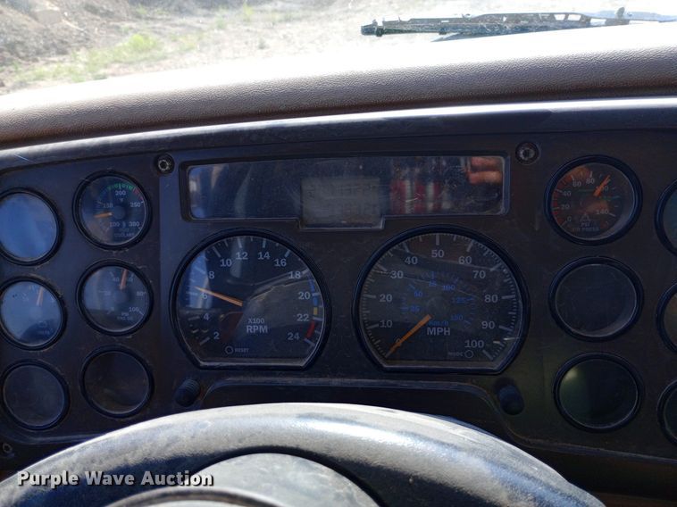 image for item NY9326 2007 Mack CV713 roll-off container truck