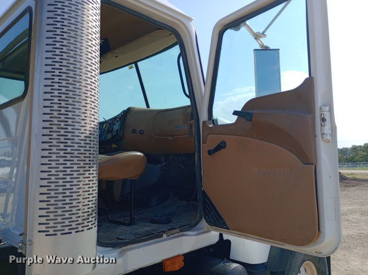 image for item NY9326 2007 Mack CV713 roll-off container truck