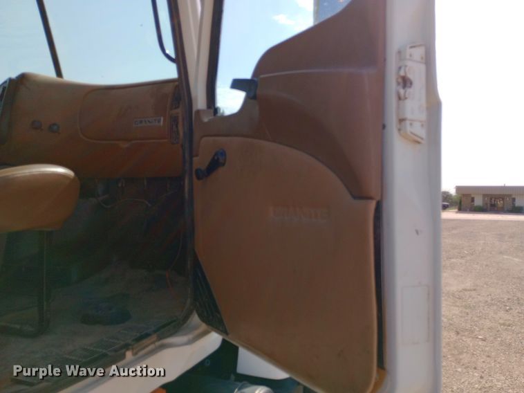 image for item NY9326 2007 Mack CV713 roll-off container truck