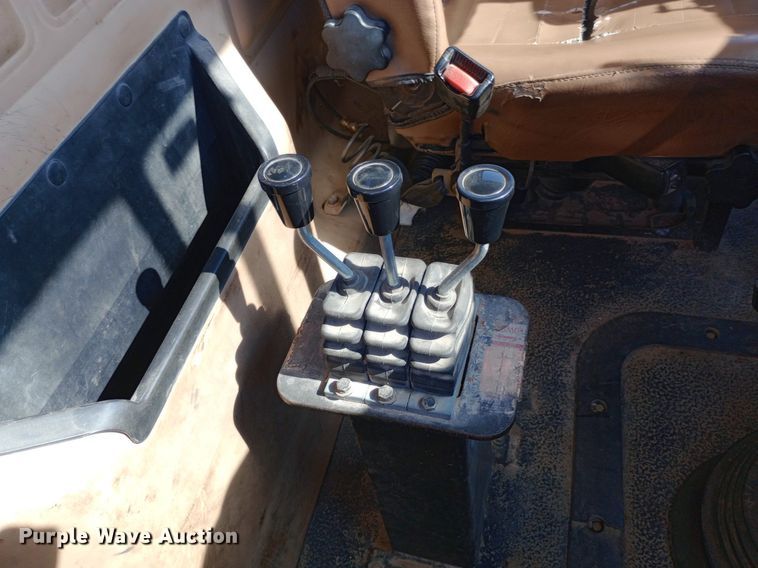 image for item NY9326 2007 Mack CV713 roll-off container truck