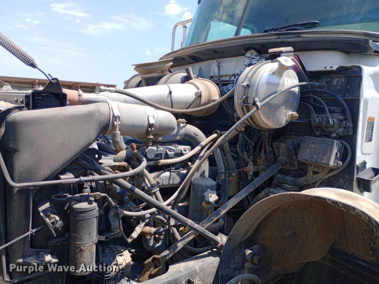 image for item NY9326 2007 Mack CV713 roll-off container truck