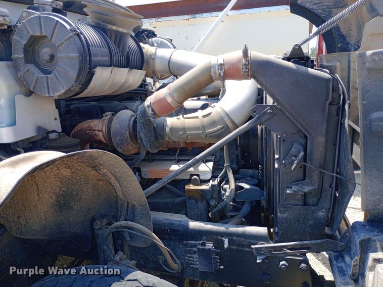 image for item NY9326 2007 Mack CV713 roll-off container truck