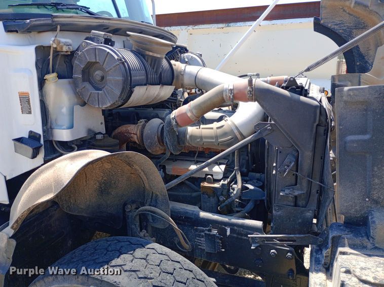 image for item NY9326 2007 Mack CV713 roll-off container truck