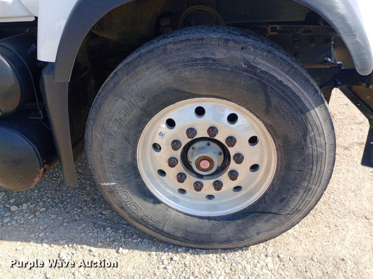 image for item NY9326 2007 Mack CV713 roll-off container truck