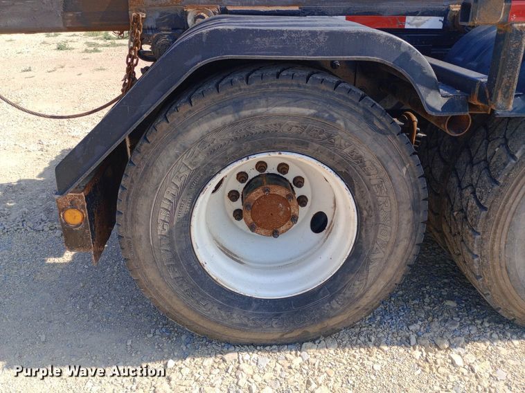 image for item NY9326 2007 Mack CV713 roll-off container truck