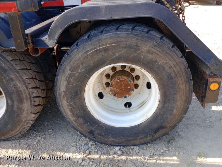 image for item NY9326 2007 Mack CV713 roll-off container truck