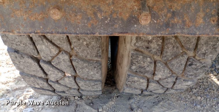 image for item NY9326 2007 Mack CV713 roll-off container truck