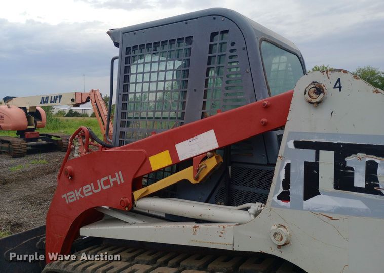 image for item NY9328 2013 Takeuchi TL10 tracked skid steer loader