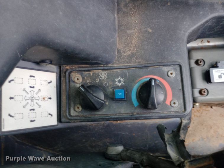 image for item NY9328 2013 Takeuchi TL10 tracked skid steer loader