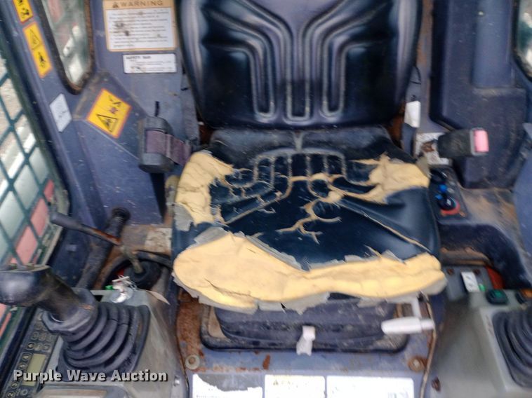 image for item NY9329 2010 Takeuchi TL240 tracked skid steer loader