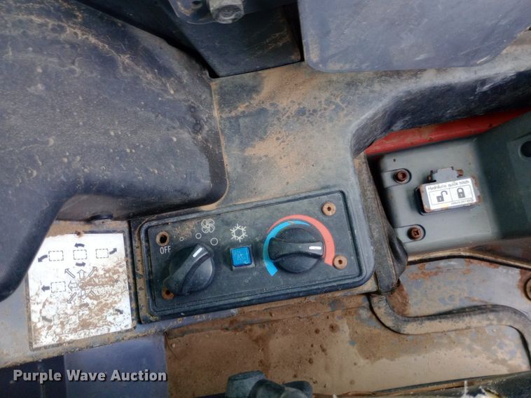 image for item NY9329 2010 Takeuchi TL240 tracked skid steer loader