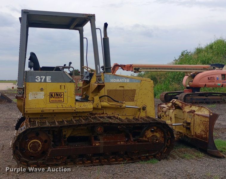 image for item NY9332 1995 Komatsu D37E-5 dozer