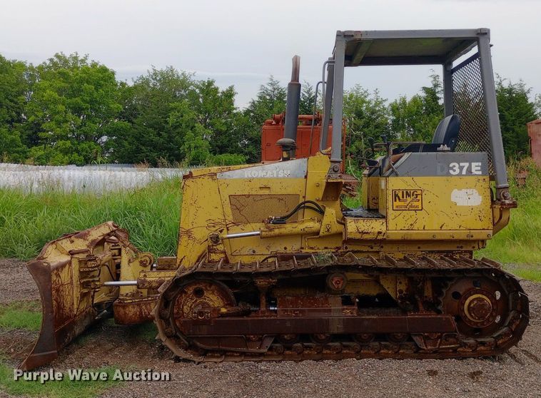 image for item NY9332 1995 Komatsu D37E-5 dozer