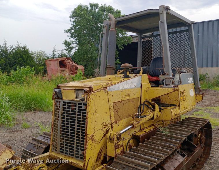 image for item NY9332 1995 Komatsu D37E-5 dozer