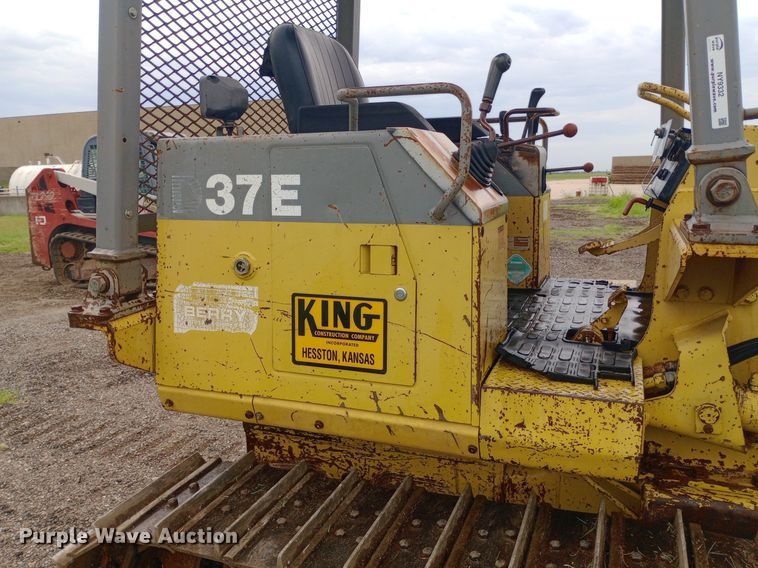 image for item NY9332 1995 Komatsu D37E-5 dozer