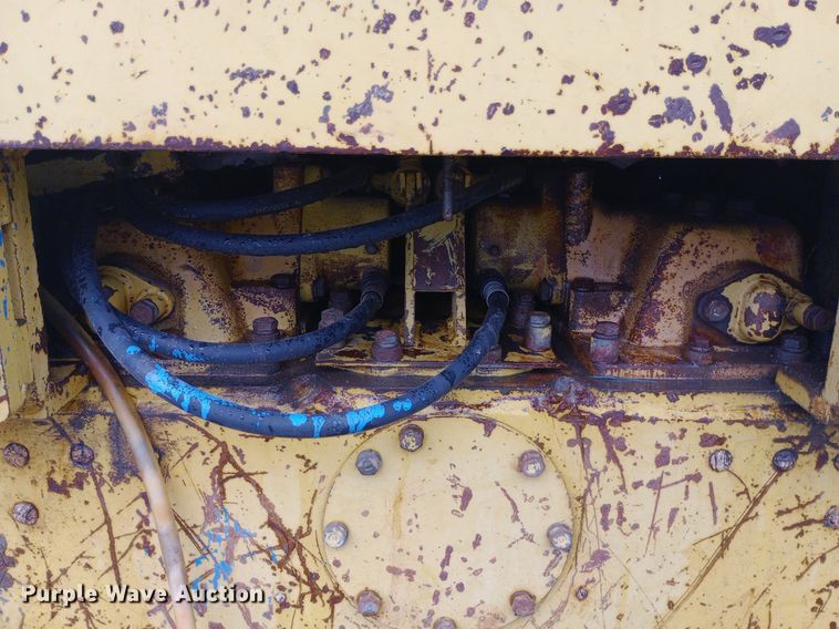 image for item NY9332 1995 Komatsu D37E-5 dozer