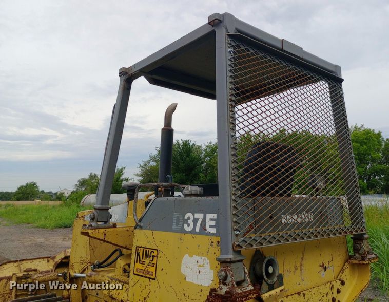 image for item NY9332 1995 Komatsu D37E-5 dozer