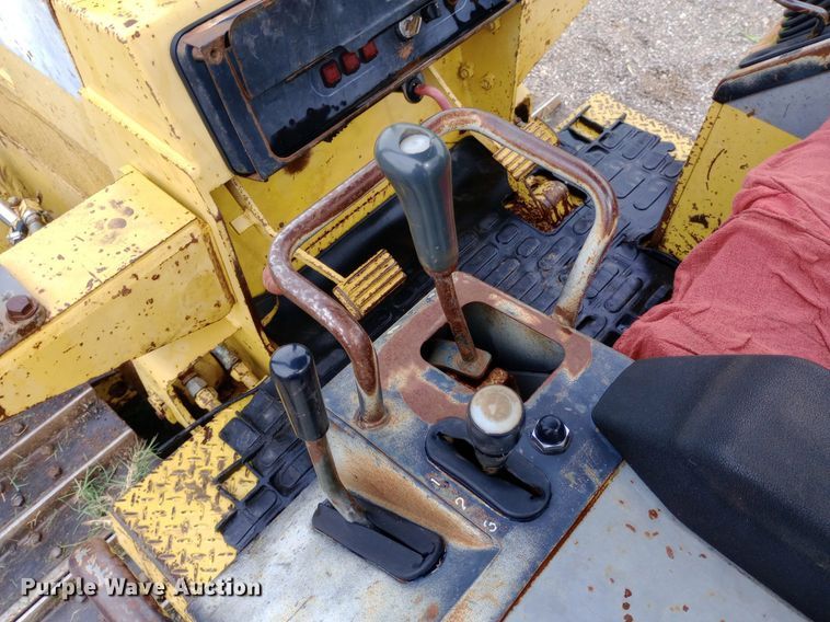 image for item NY9332 1995 Komatsu D37E-5 dozer