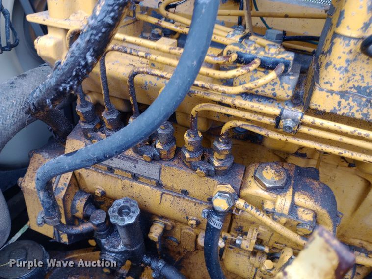 image for item NY9332 1995 Komatsu D37E-5 dozer
