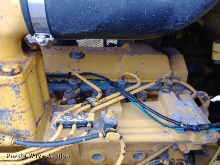 image for item NY9332 1995 Komatsu D37E-5 dozer