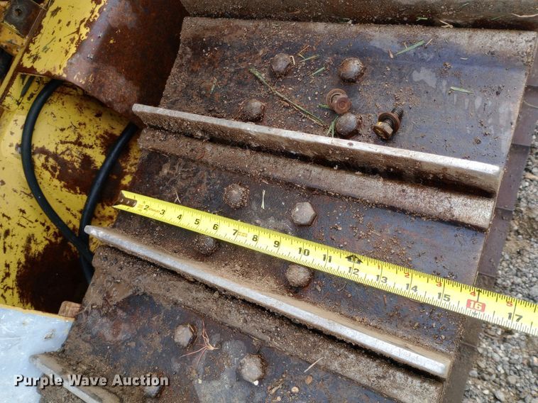 image for item NY9332 1995 Komatsu D37E-5 dozer