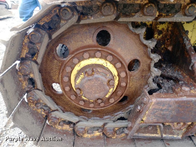 image for item NY9332 1995 Komatsu D37E-5 dozer