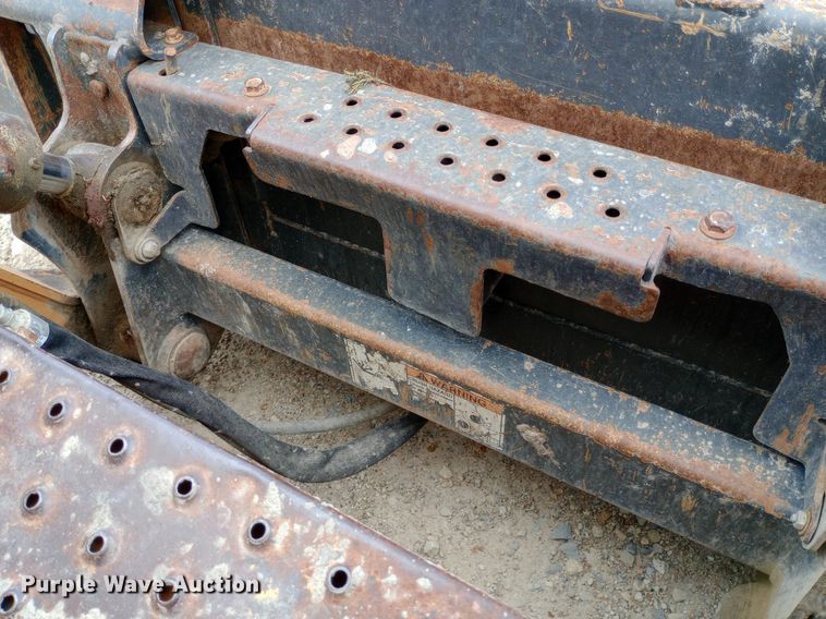 image for item NY9338 2012 Case SR200 skid steer loader