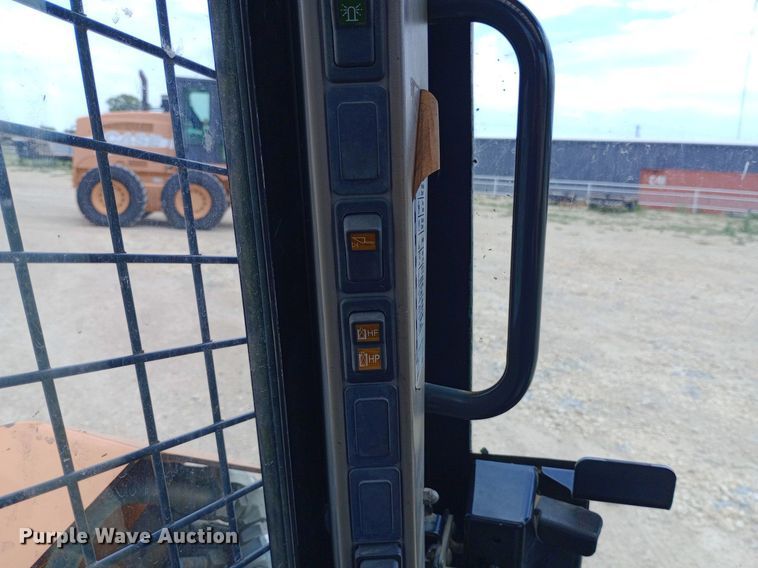 image for item NY9338 2012 Case SR200 skid steer loader