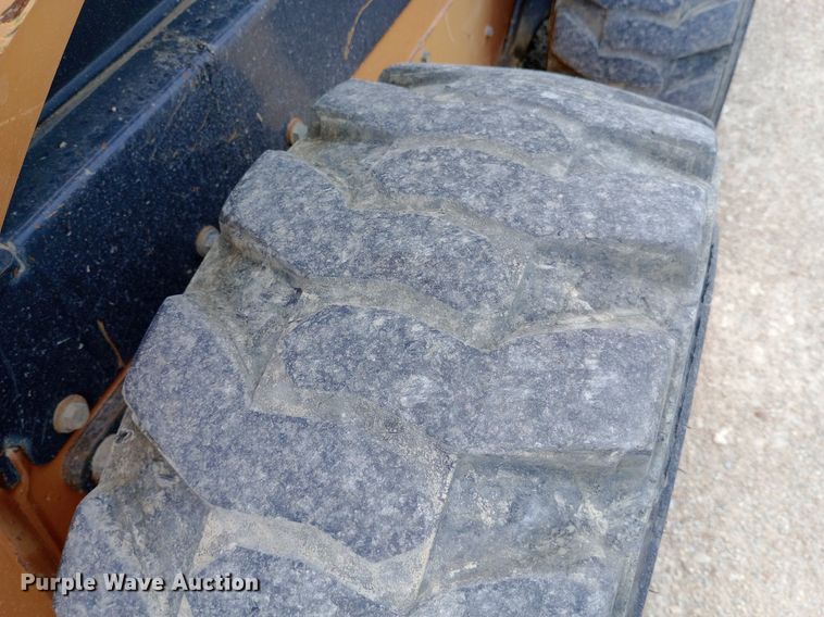 image for item NY9338 2012 Case SR200 skid steer loader