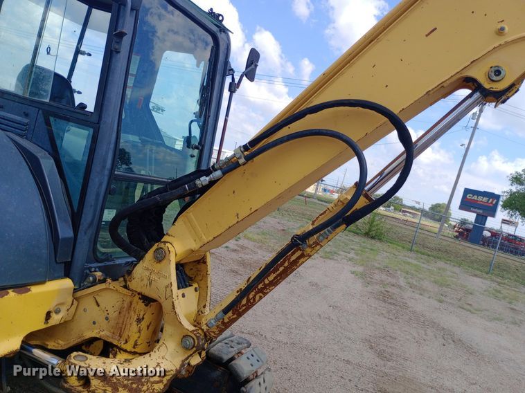 image for item NY9340 2009 Komatsu PC55MR-3 mini excavator