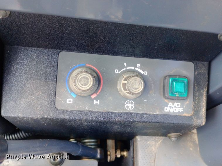 image for item NY9340 2009 Komatsu PC55MR-3 mini excavator