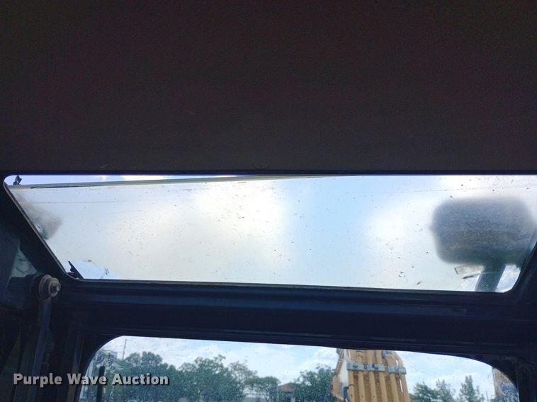 image for item NY9340 2009 Komatsu PC55MR-3 mini excavator