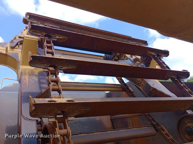 image for item NY9342 2001 Caterpillar 623G elevating scraper