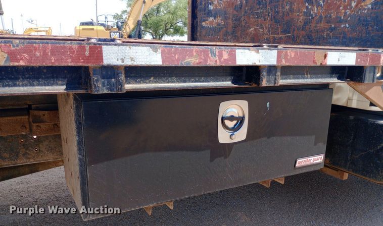 image for item NY9346 1999 International  4700 dump flatbed truck