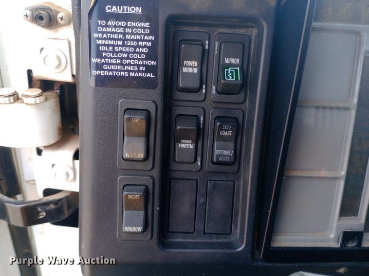 image for item NY9346 1999 International  4700 dump flatbed truck