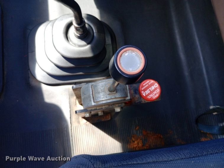 image for item NY9346 1999 International  4700 dump flatbed truck