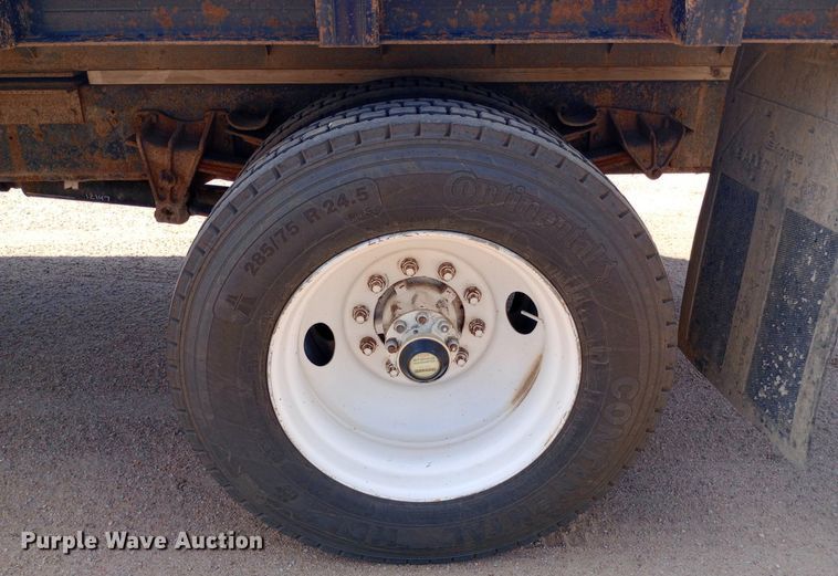 image for item NY9346 1999 International  4700 dump flatbed truck