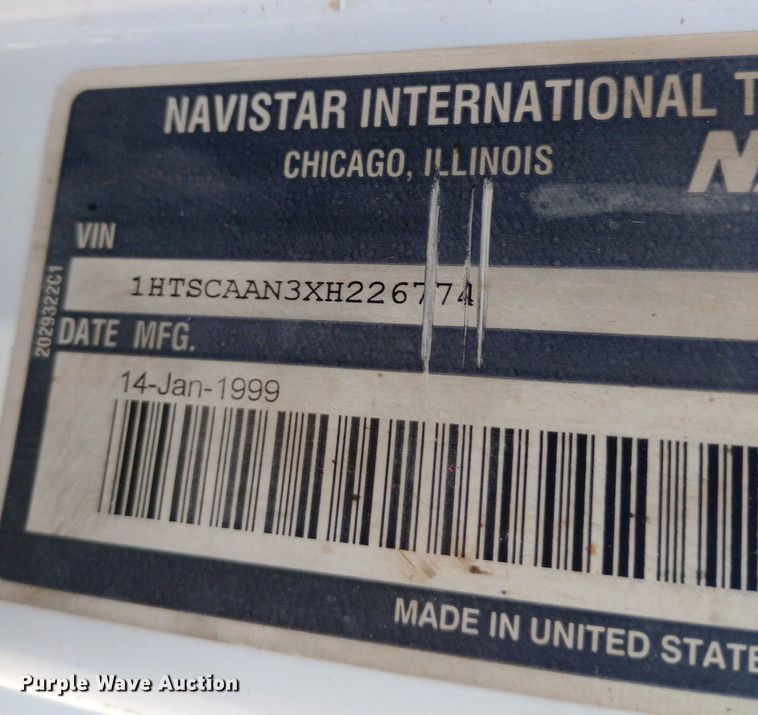 image for item NY9346 1999 International  4700 dump flatbed truck