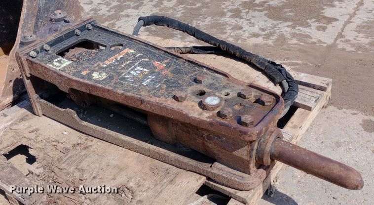 image for item NY9348 Caterpillar H90C breaker