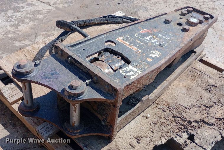 image for item NY9348 Caterpillar H90C breaker