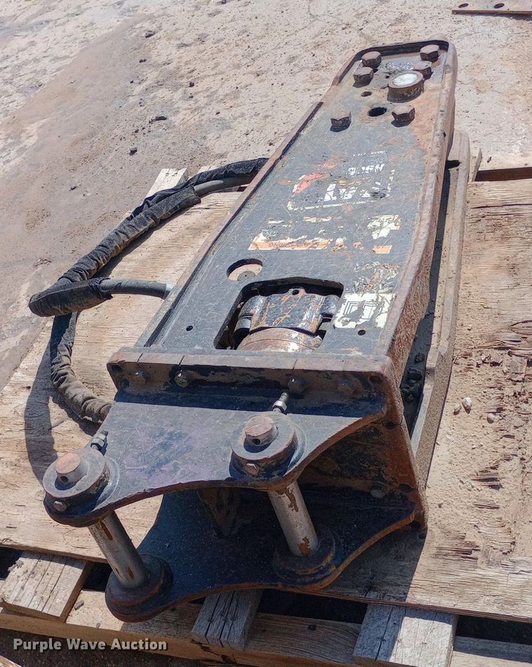 image for item NY9348 Caterpillar H90C breaker