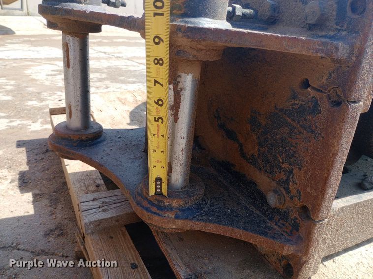 image for item NY9348 Caterpillar H90C breaker