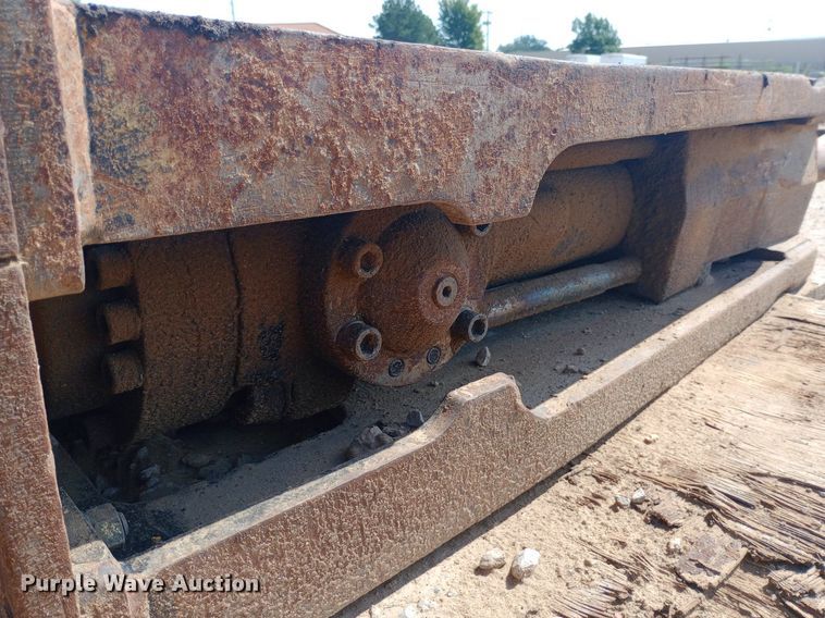 image for item NY9348 Caterpillar H90C breaker