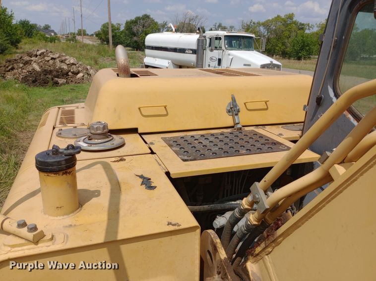 image for item NY9355 2006 John Deere 160C LC excavator