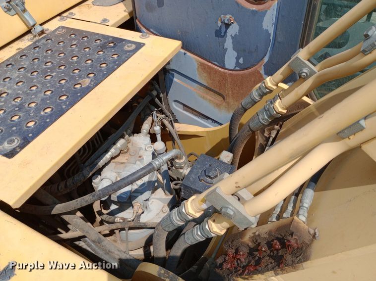 image for item NY9355 2006 John Deere 160C LC excavator