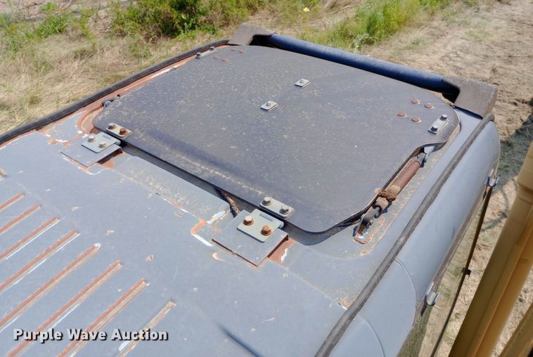 image for item NY9355 2006 John Deere 160C LC excavator