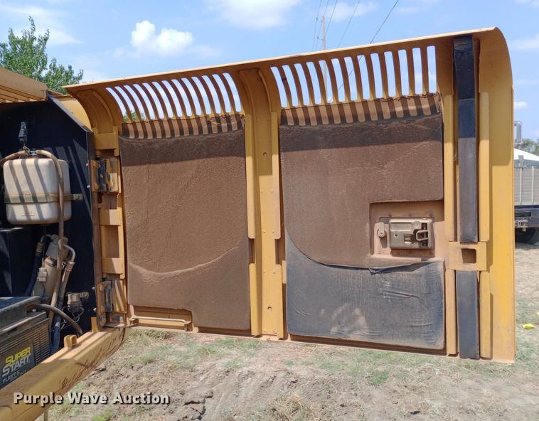 image for item NY9355 2006 John Deere 160C LC excavator