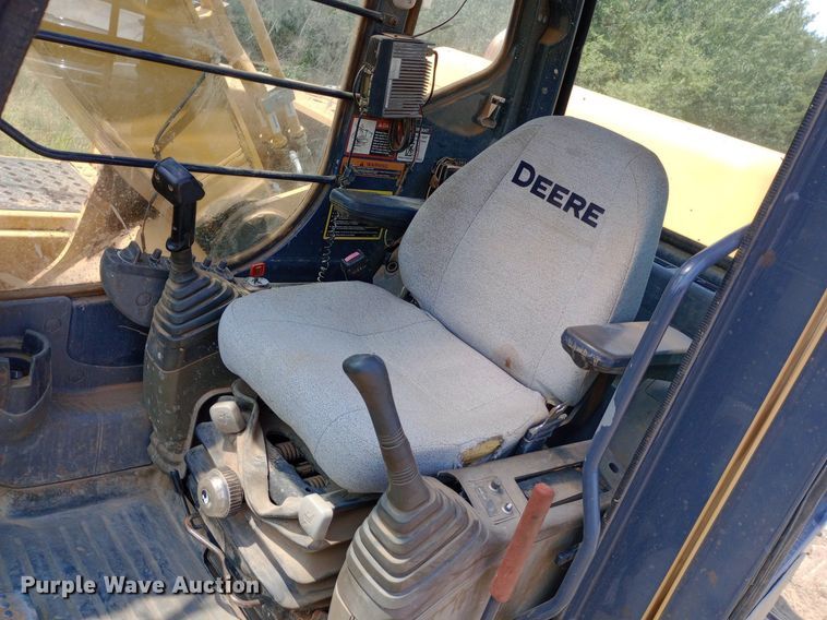 image for item NY9355 2006 John Deere 160C LC excavator