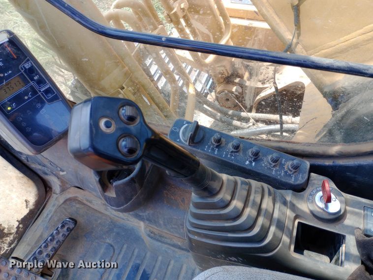 image for item NY9355 2006 John Deere 160C LC excavator