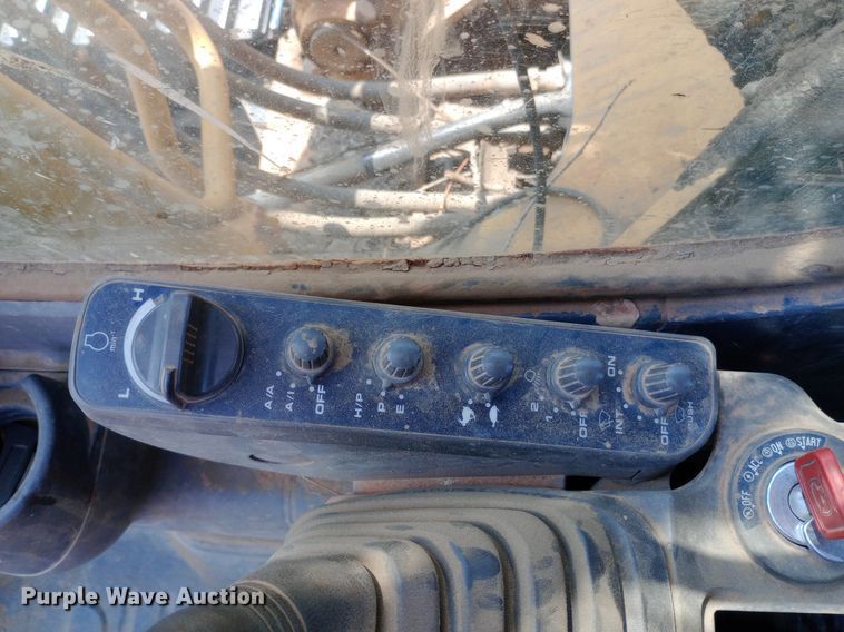 image for item NY9355 2006 John Deere 160C LC excavator